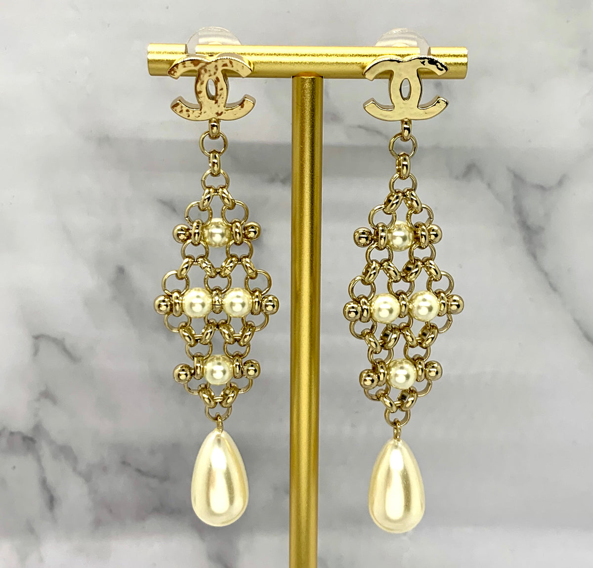 CHANEL CC Pendant Pearl Earrings - Pre owned