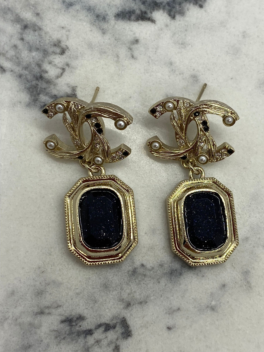 CHANEL CC Black Enamel Pendant Earrings - Pre owned