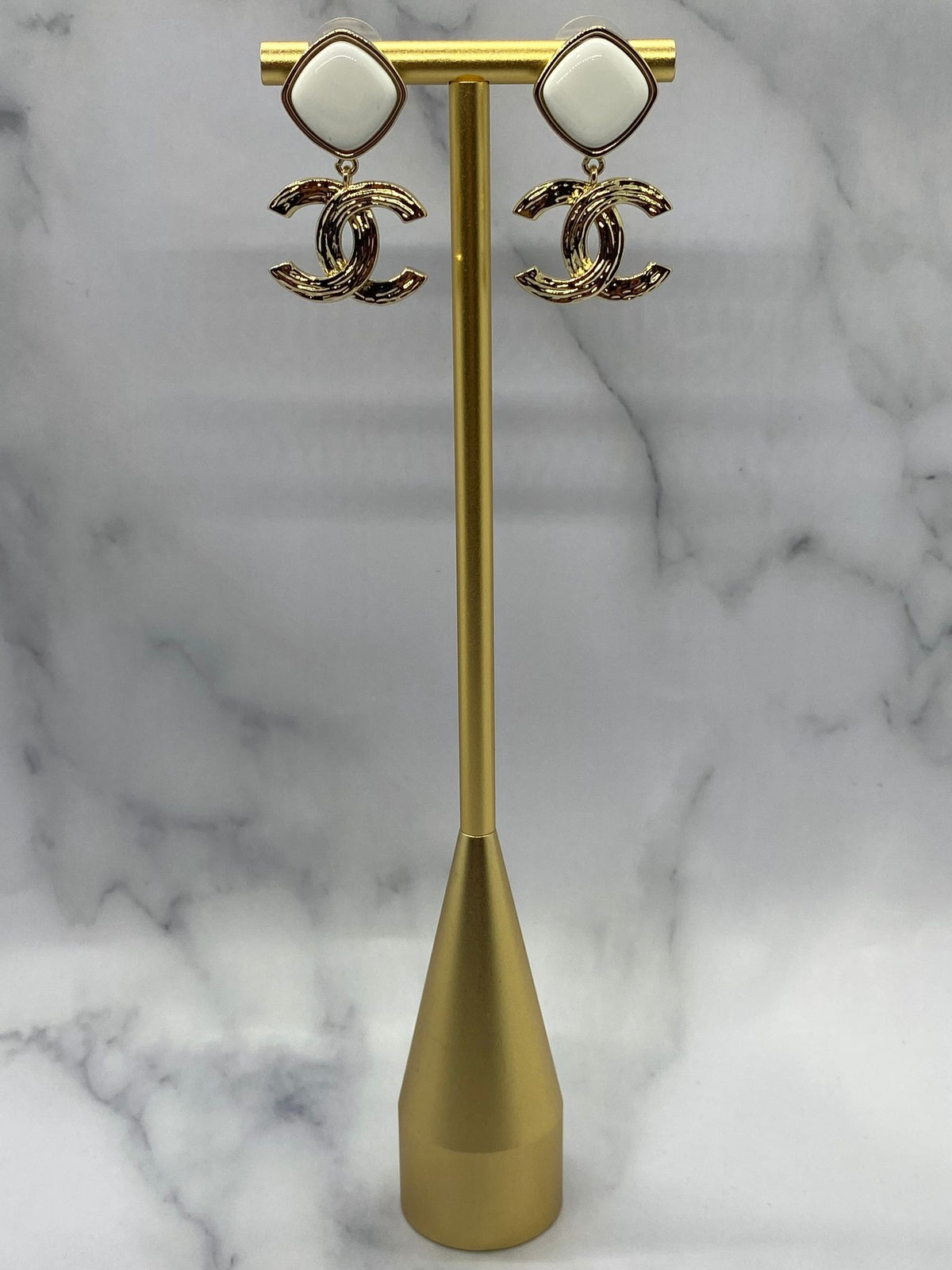 CHANEL CC White Enamel Pendant Earrings - Pre owned