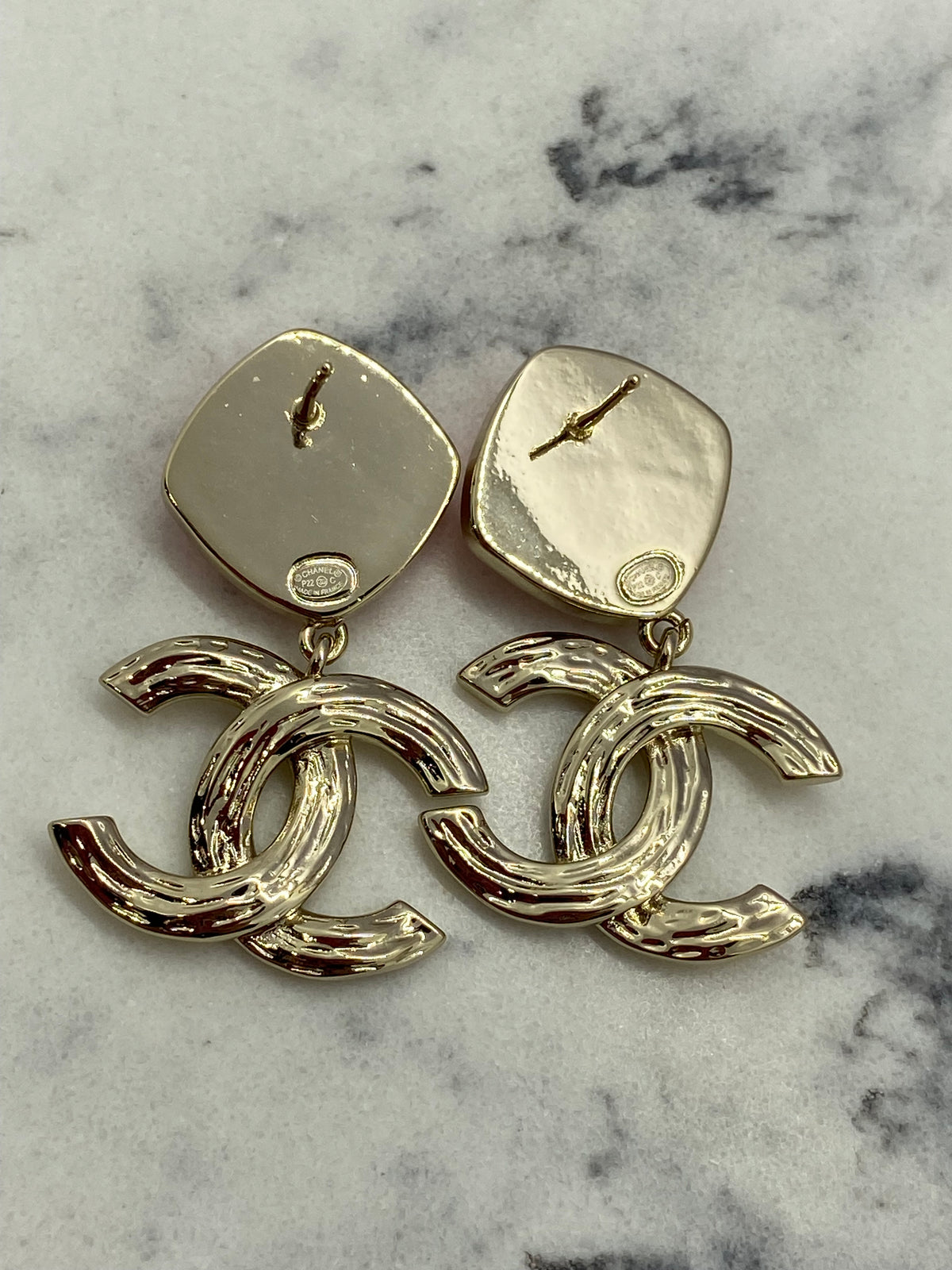 CHANEL CC 2022 Pink Pendant Earrings - Pre owned