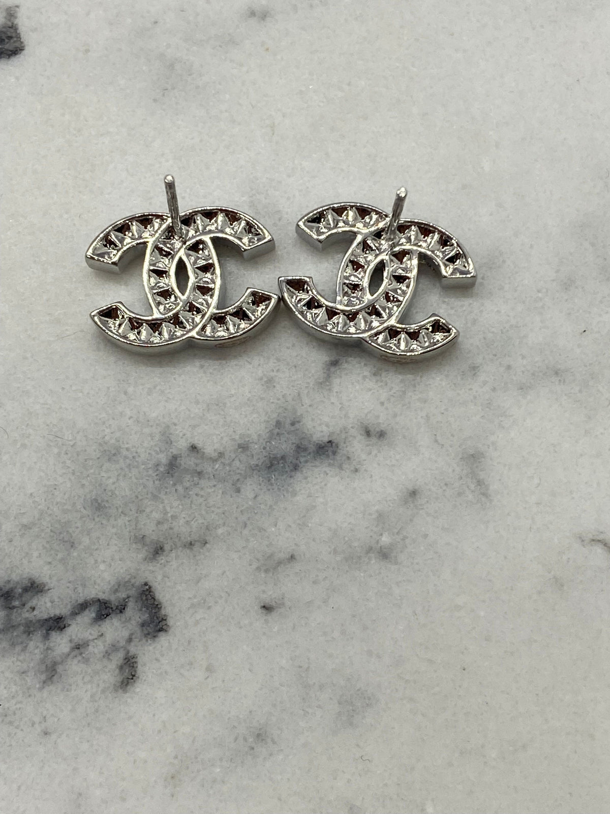 CHANEL CC Silver Tone Small Rhinestone Earrings - Pre owned
