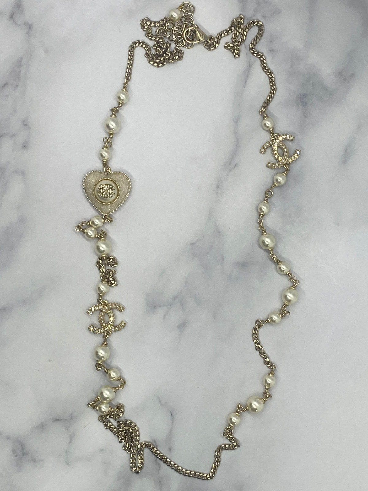 CHANEL CC Pearl Trim Heart Statement Necklace - Pre owned