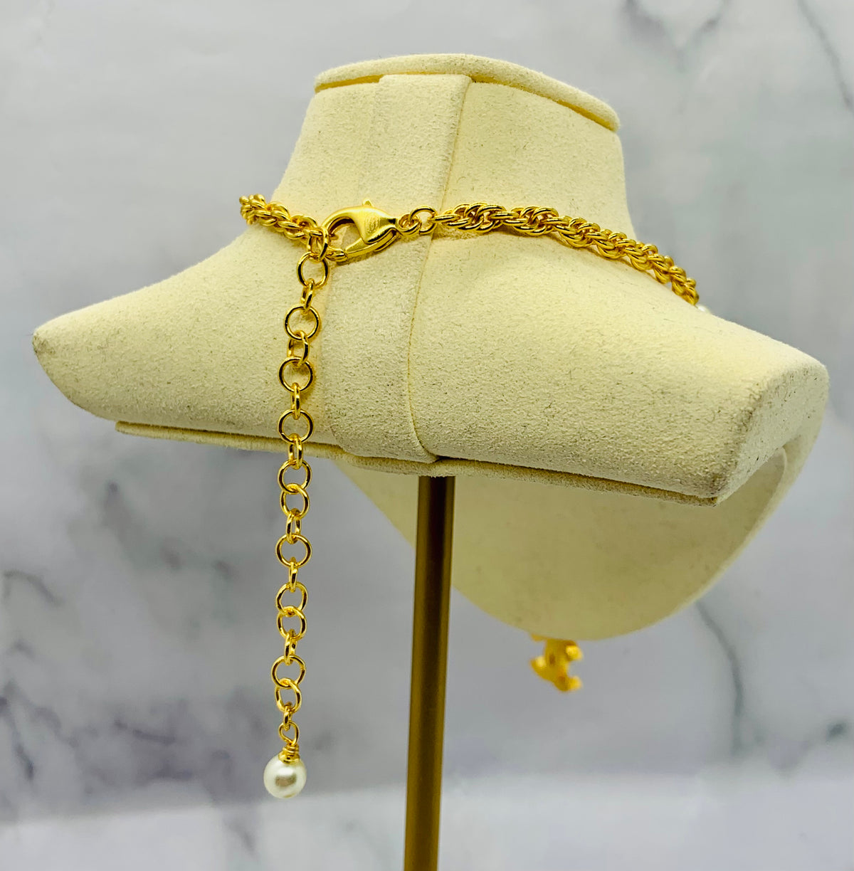 CHANEL CC Pink Rhinestone Necklace - Pre owned