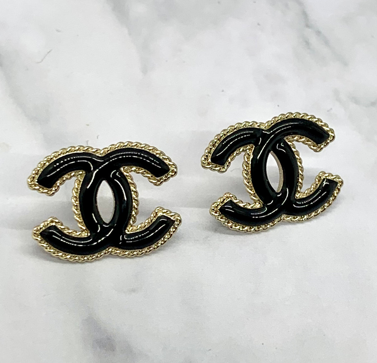 CHANEL CC Black Earrings - Pre owned