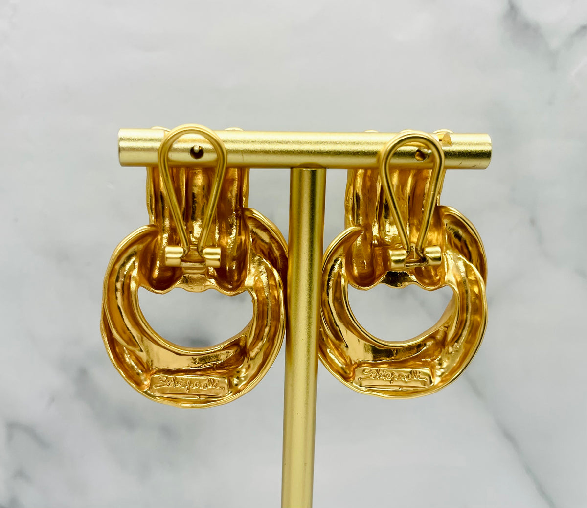 SCHIAPARELLI Vintage Gold Tone Knot Earrings - Pre owned