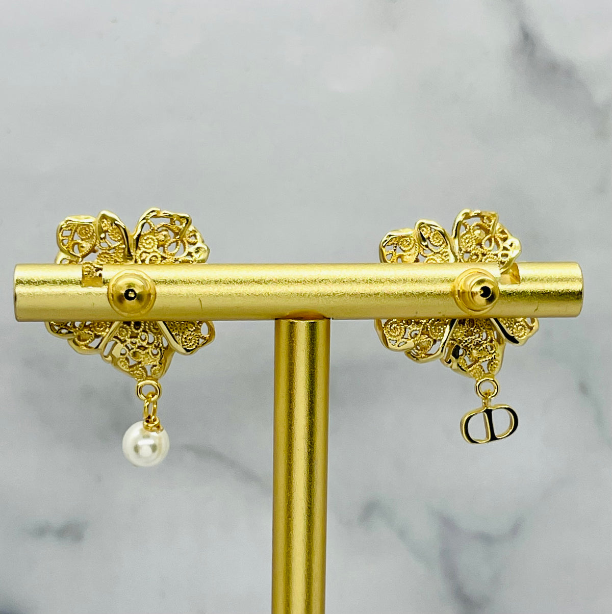CHRISTIAN DIOR Floral Pendant Earrings - Pre owned