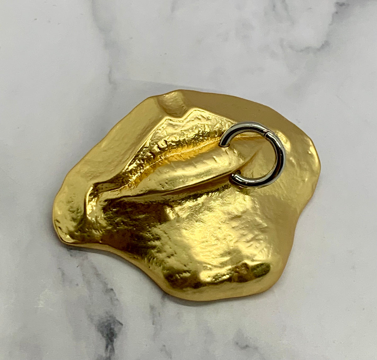 SCHIAPARELLI Statement Lip Ring Brooch Pin - Pre owned