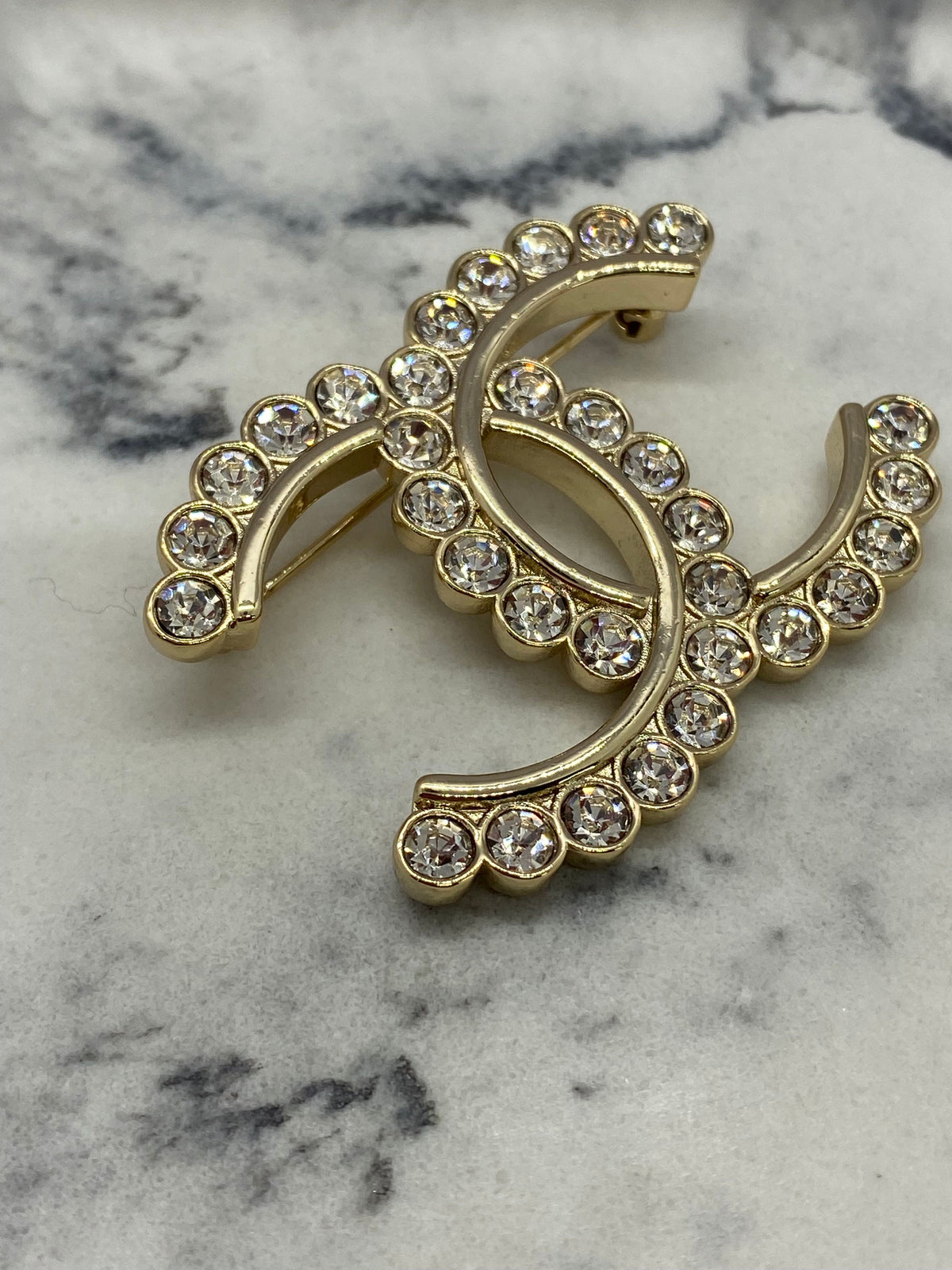 CHANEL CC Gold Tone Rhinestone Brooch Pin - Pre owned