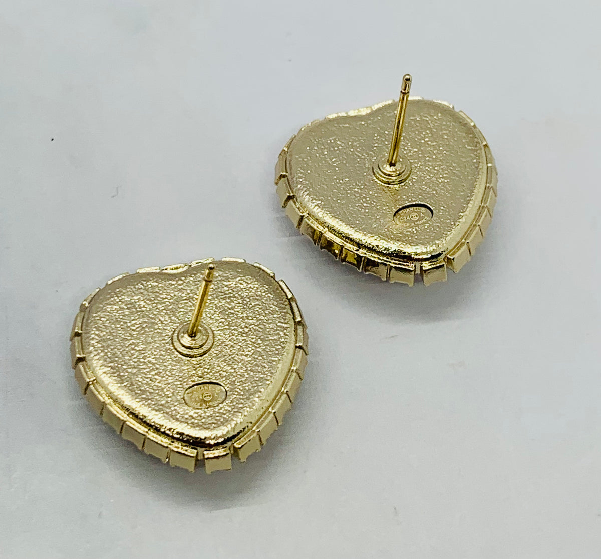 CHANEL CC Heart Shape Rhinestone Earrings - Pre owned
