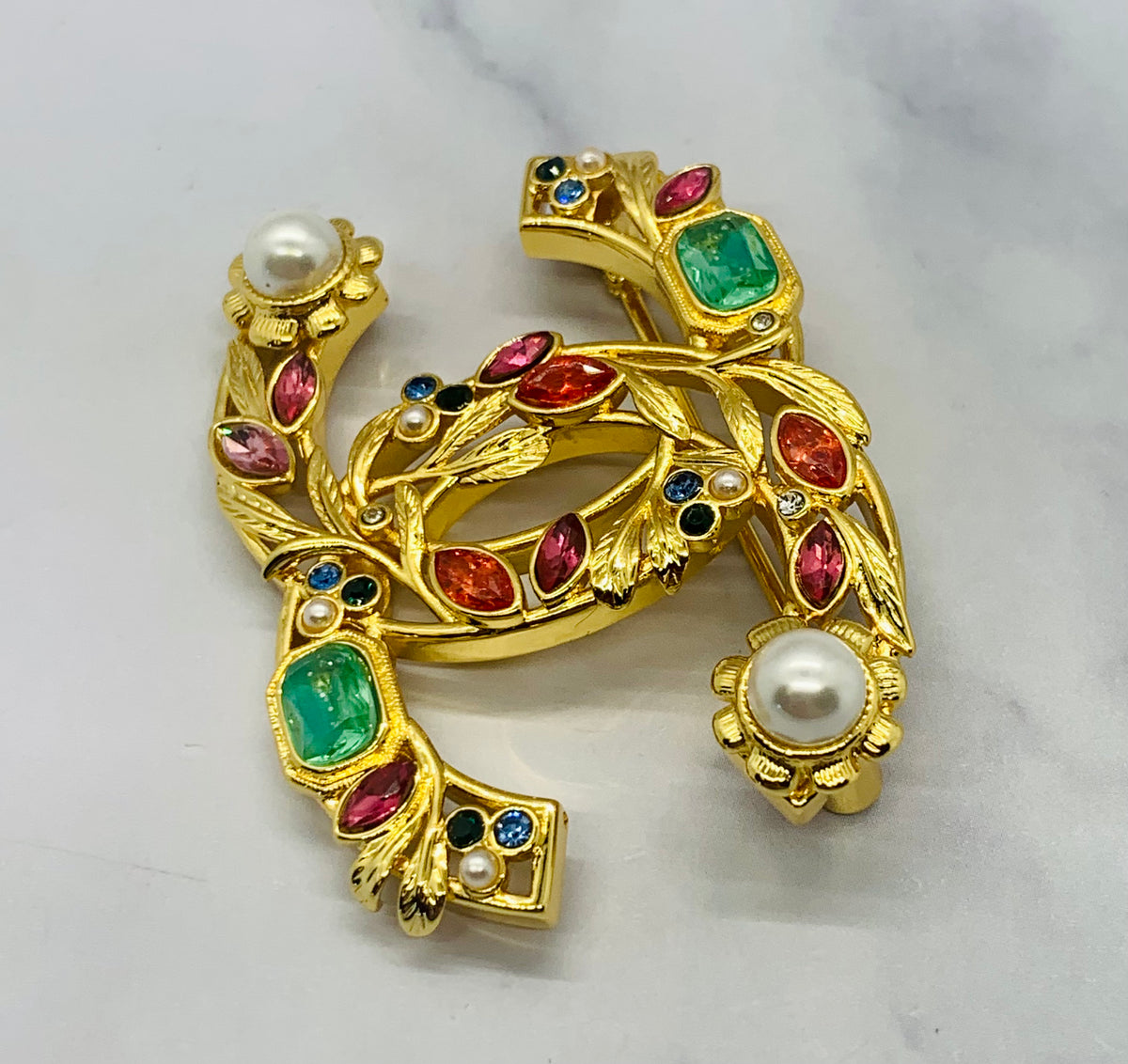CHANEL CC Rhinestone Brooch Pin - Pre owned