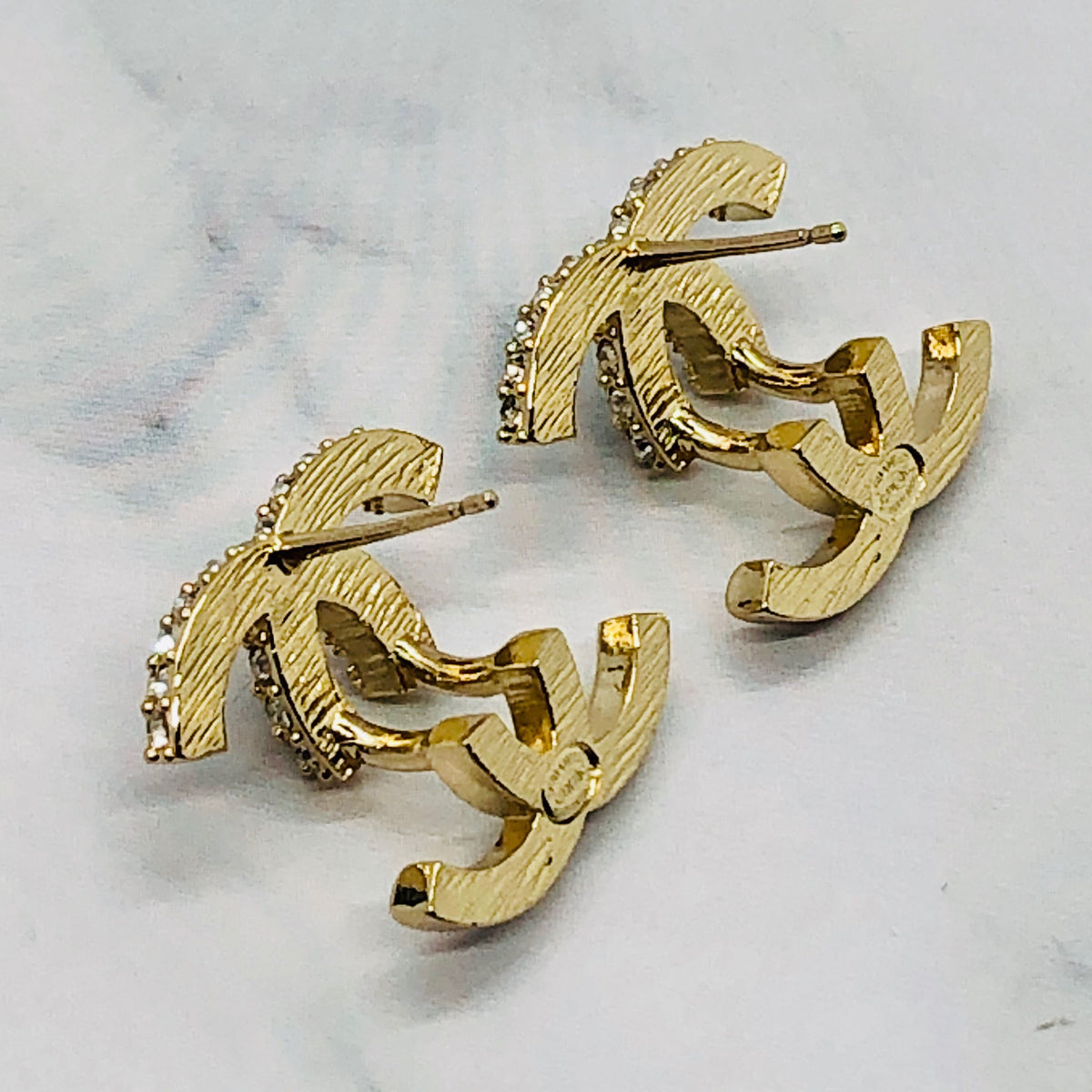 CHANEL CC Rhinestone Abstract Earrings - Pre owned