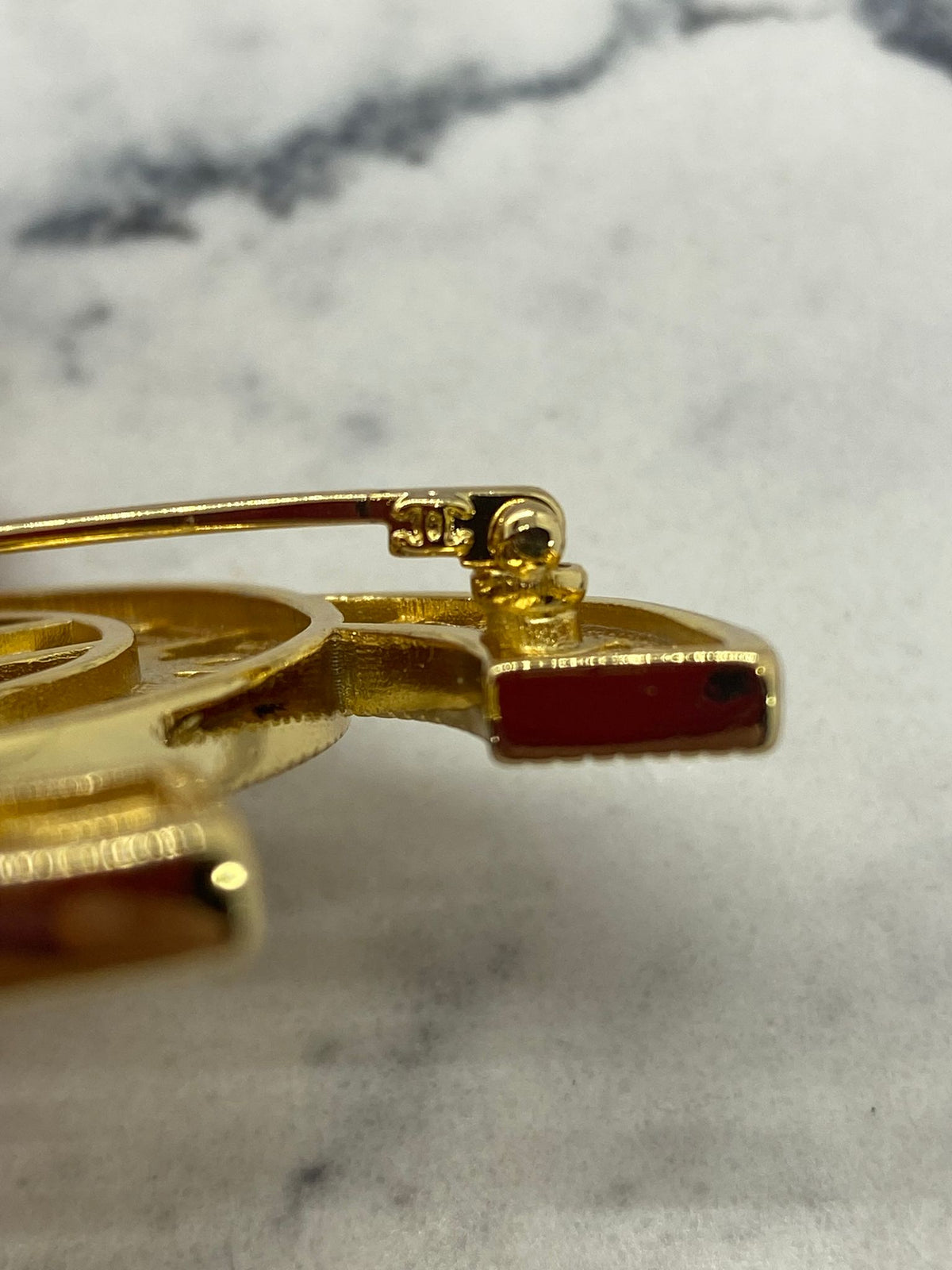 CHANEL CC Gold Tone Rhinestone Brooch Pin - Pre owned