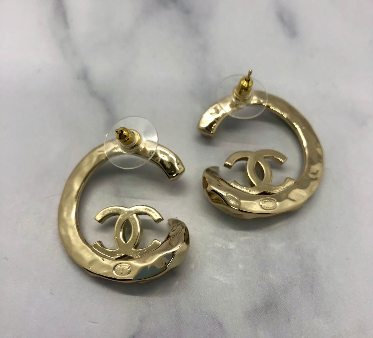 CHANEL CC Rhinestone Circle Earrings - Pre owned
