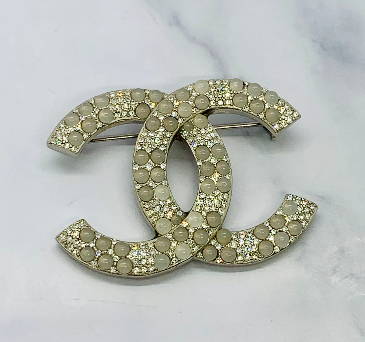 CHANEL CC Rhinestone Brooch Pin - Pre owned