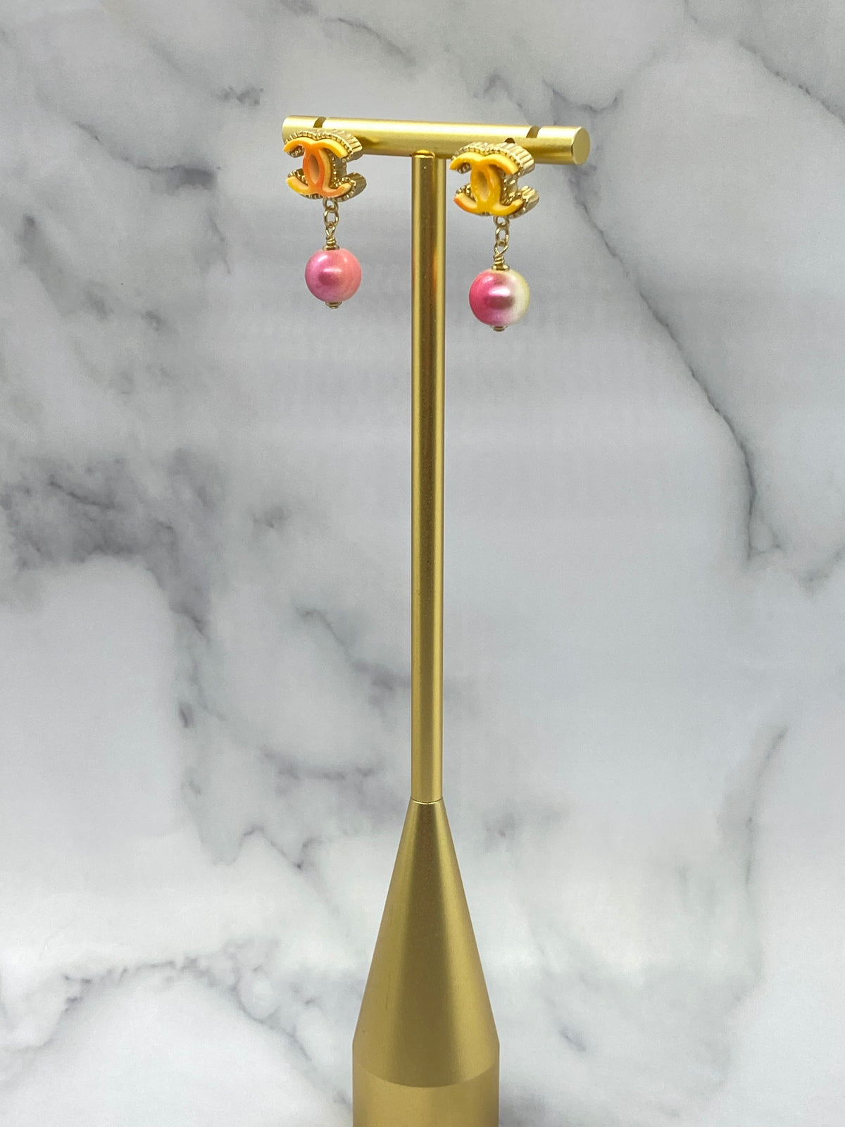 CHANEL CC 2017 Colorful Pearl Pendant Earrings - USED