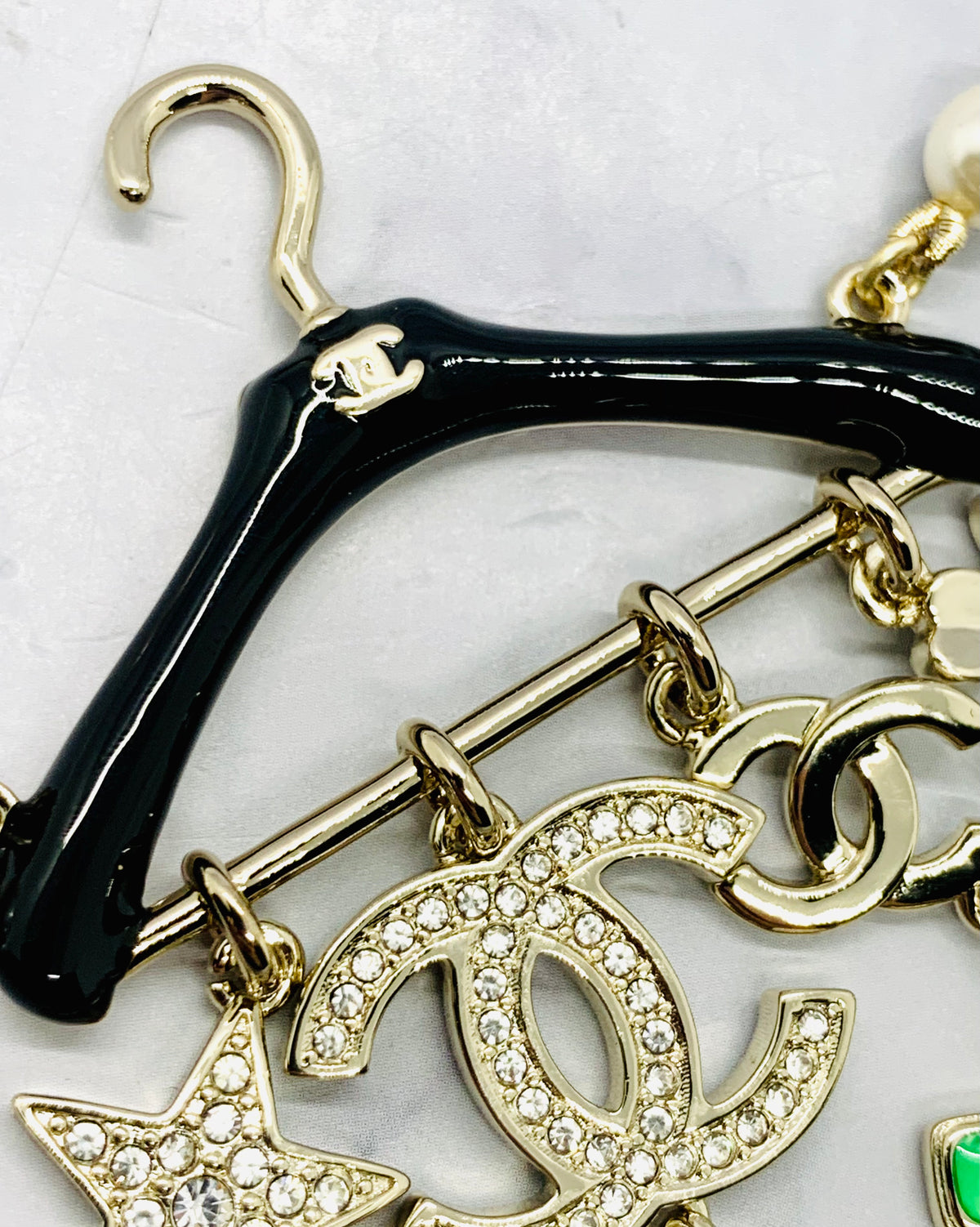 CHANEL CC Rare Hanger Pearl Necklace - Pre owned