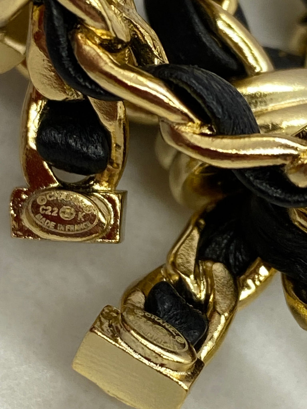 Auth CHANEL CC Leather Bow Earrings - Pre owned /