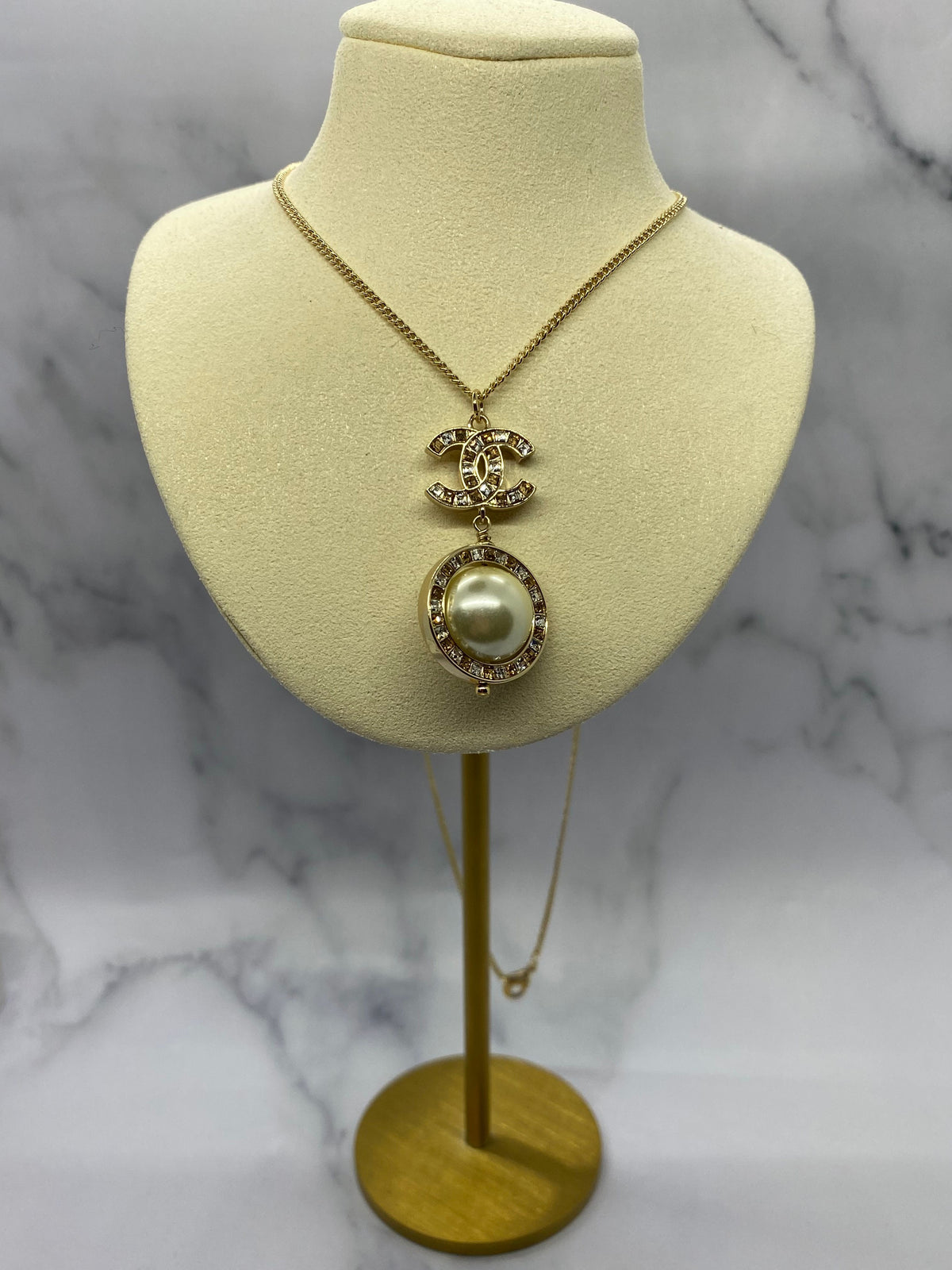 CHANEL CC Rhinestone Pearl Pendant Necklace - Pre owned