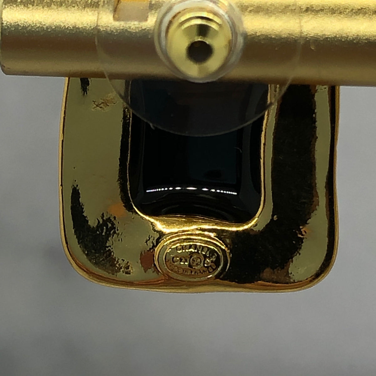 CHANEL CC Gold Square Earrings - Pre owned