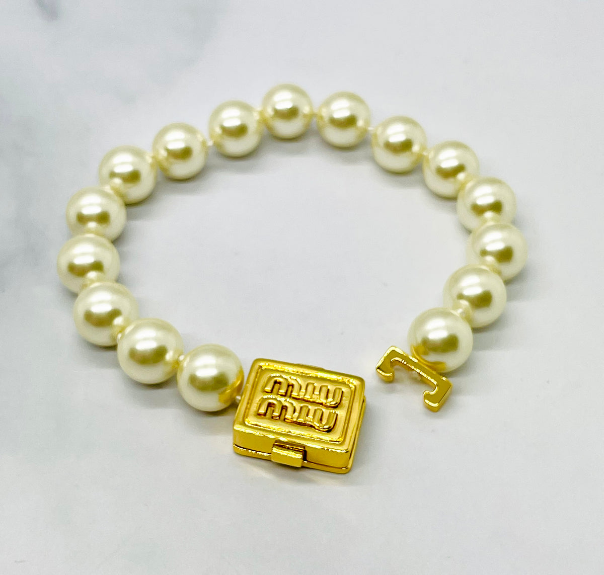 MIU MIU Pearl Monogram Bracelet - Pre owned