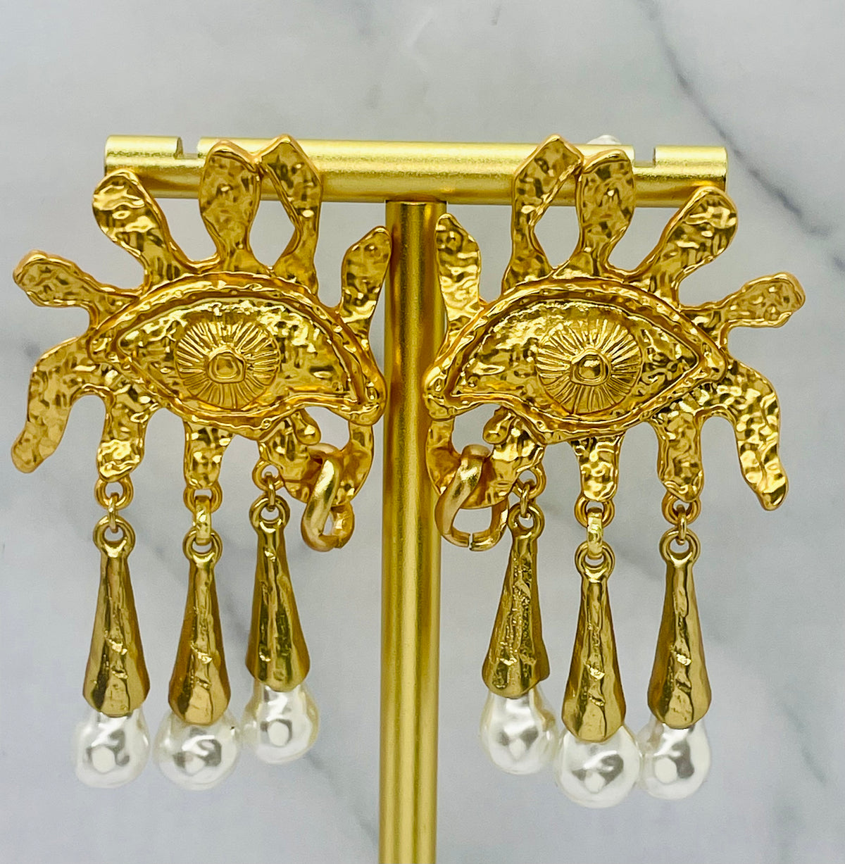 SCHIAPARELLI Statement Pearl Pendant Earrings - Pre owned