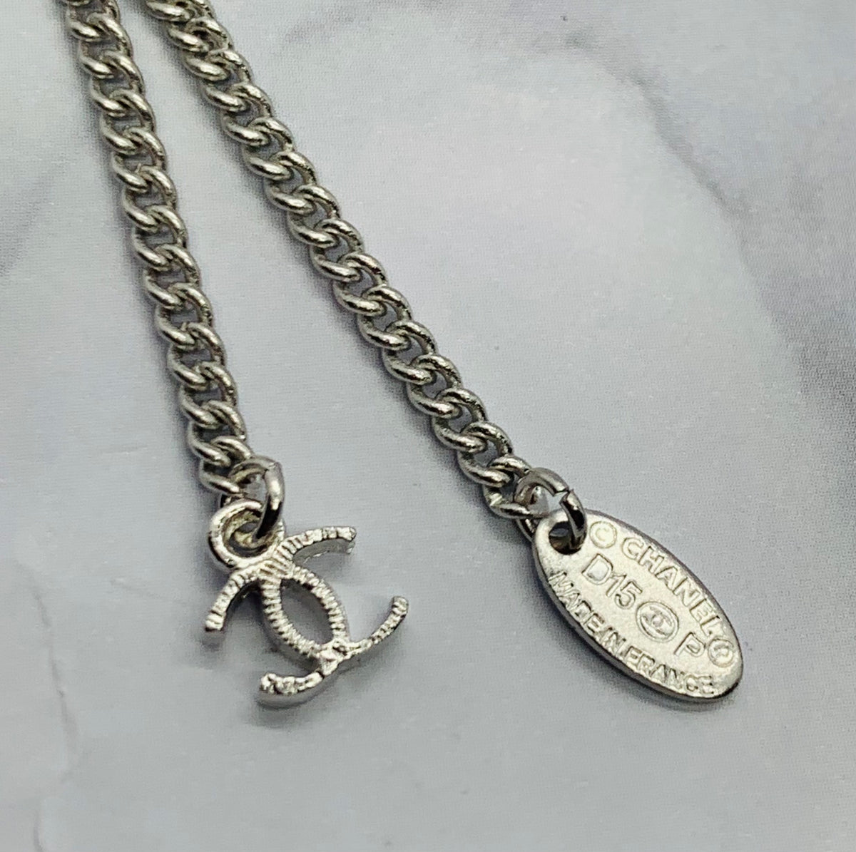 CHANEL CC Peace Sign Necklace - Pre owned