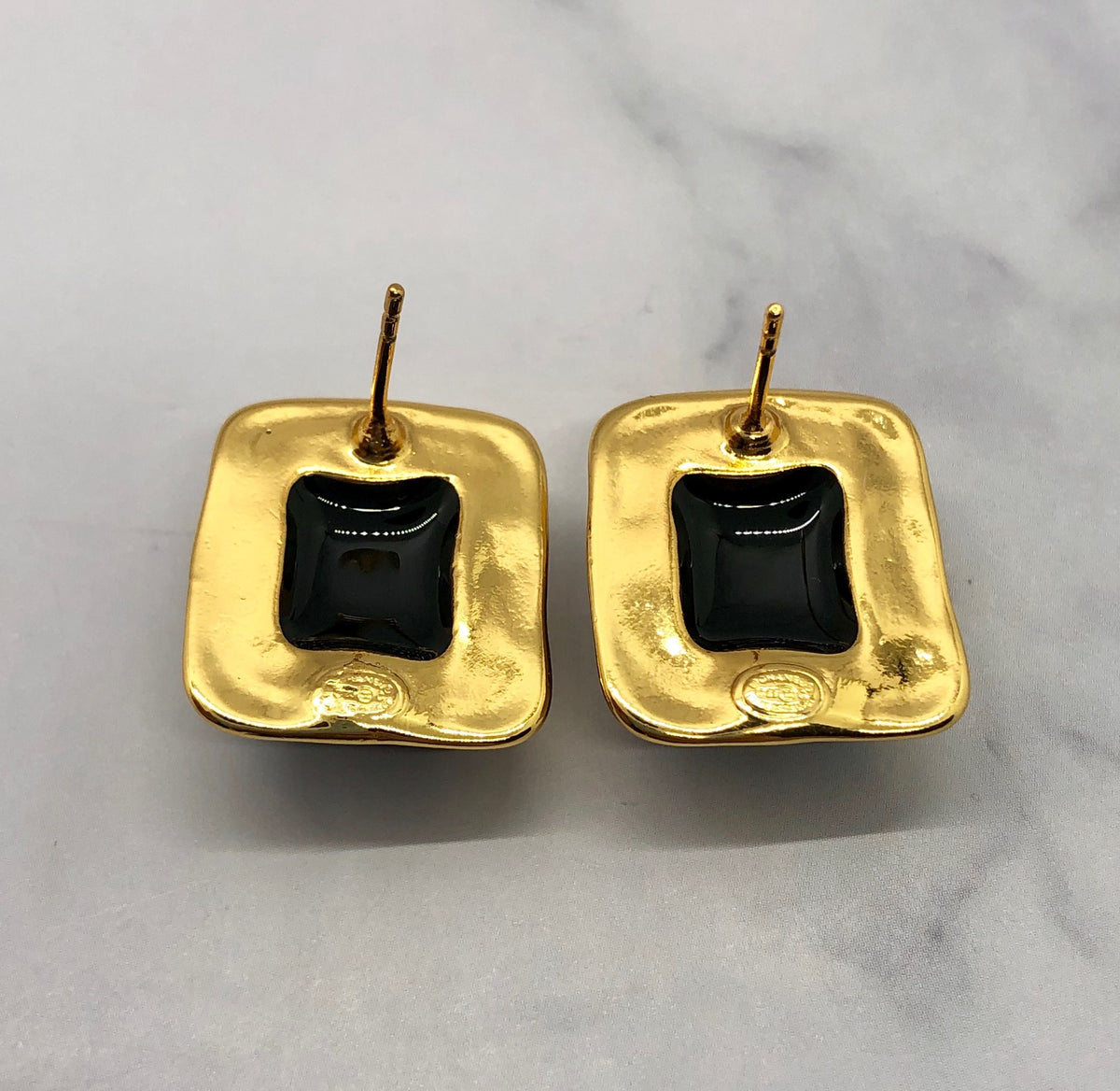 CHANEL CC Gold Square Earrings - Pre owned