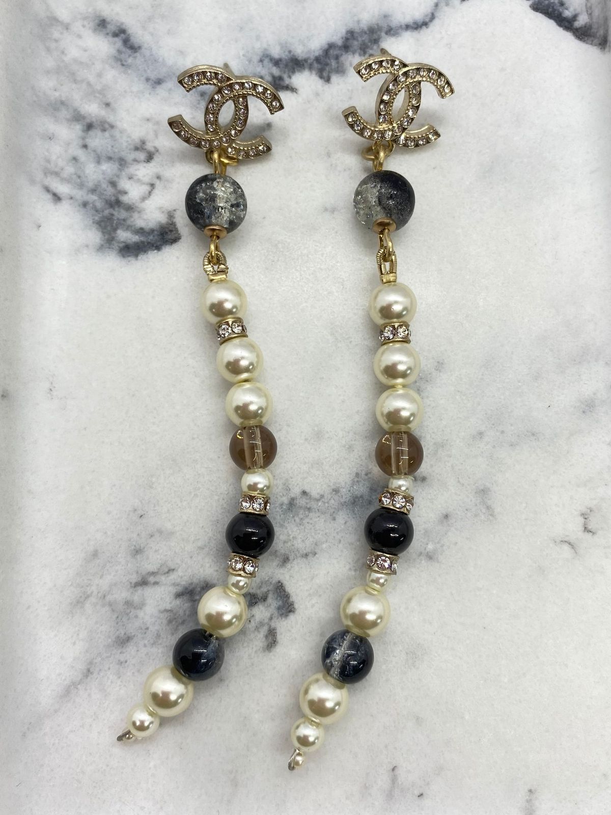 CHANEL CC 2019 Pearl Pendant Earrings - Pre owned