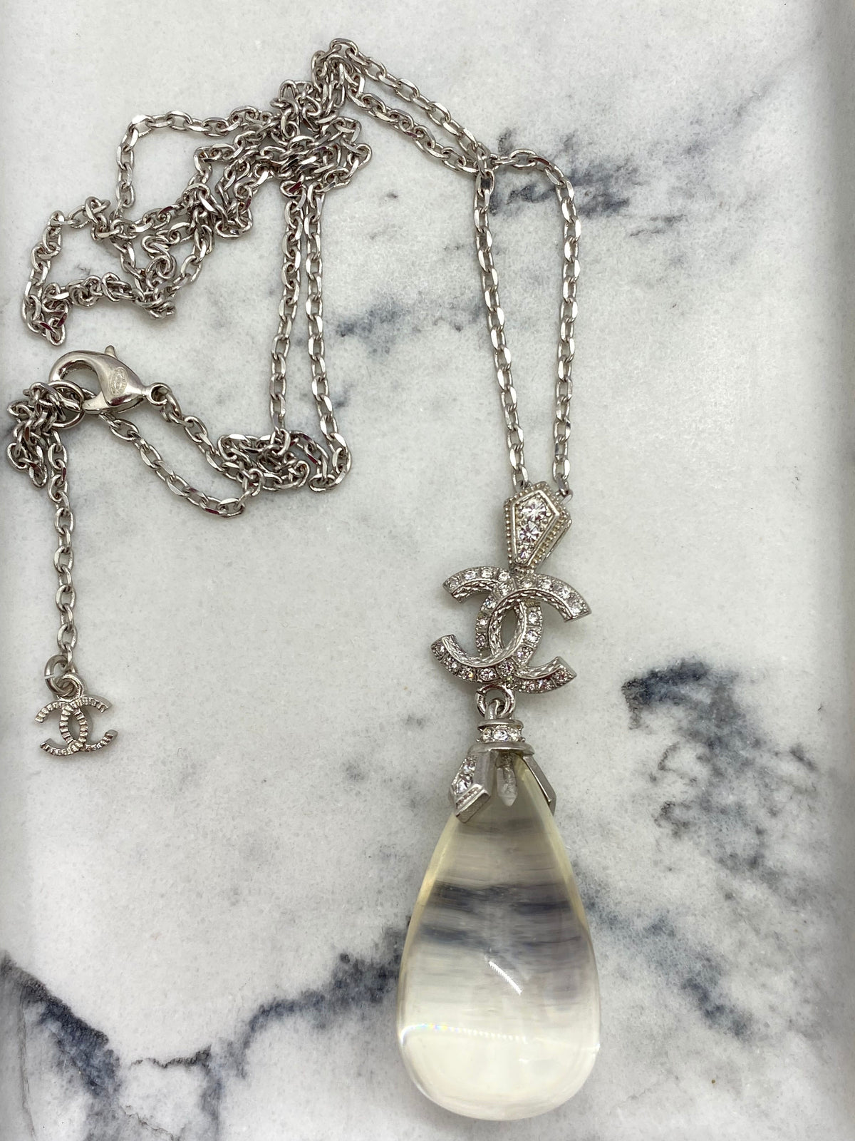 CHANEL CC 2018 Clear Pendant Tear Drop Necklace - Pre owned