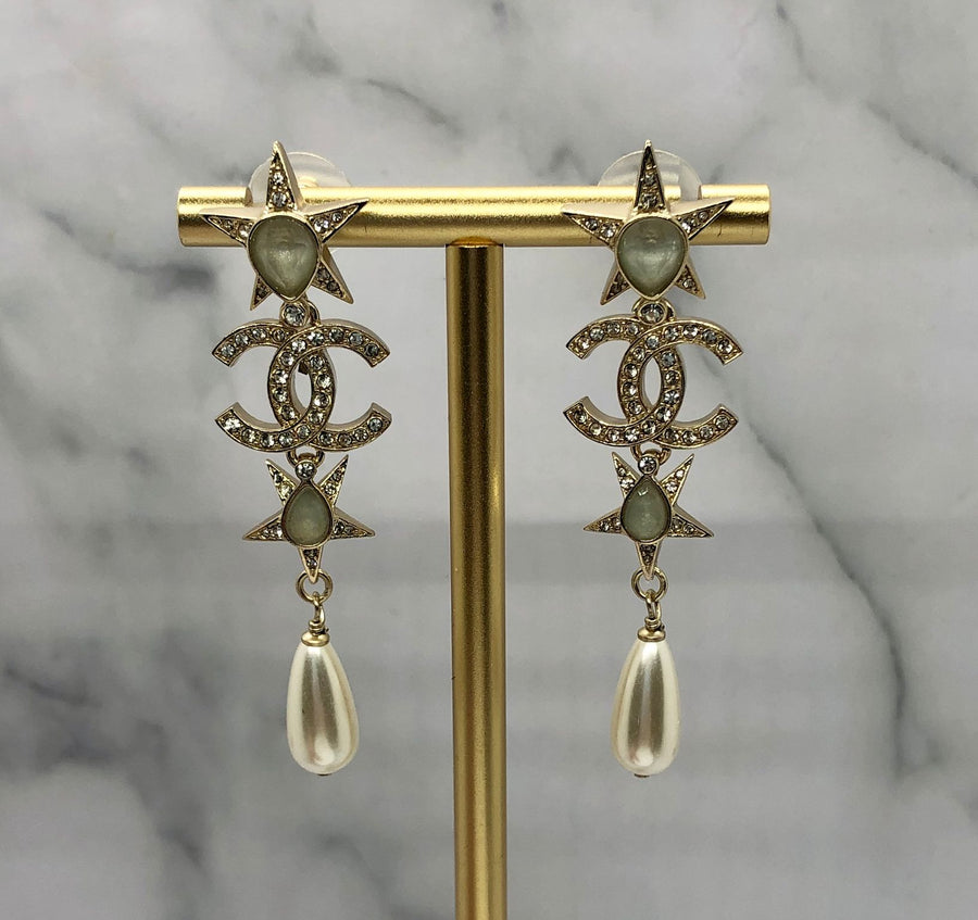 CHANEL CC Star Rhinestone Pendant Earrings - USED