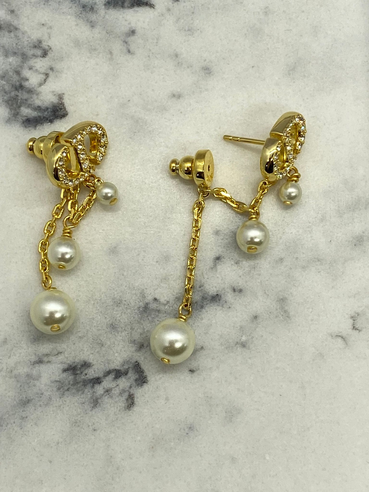 CHRISTIAN DIOR CD Pearl Earrings - Pre owned