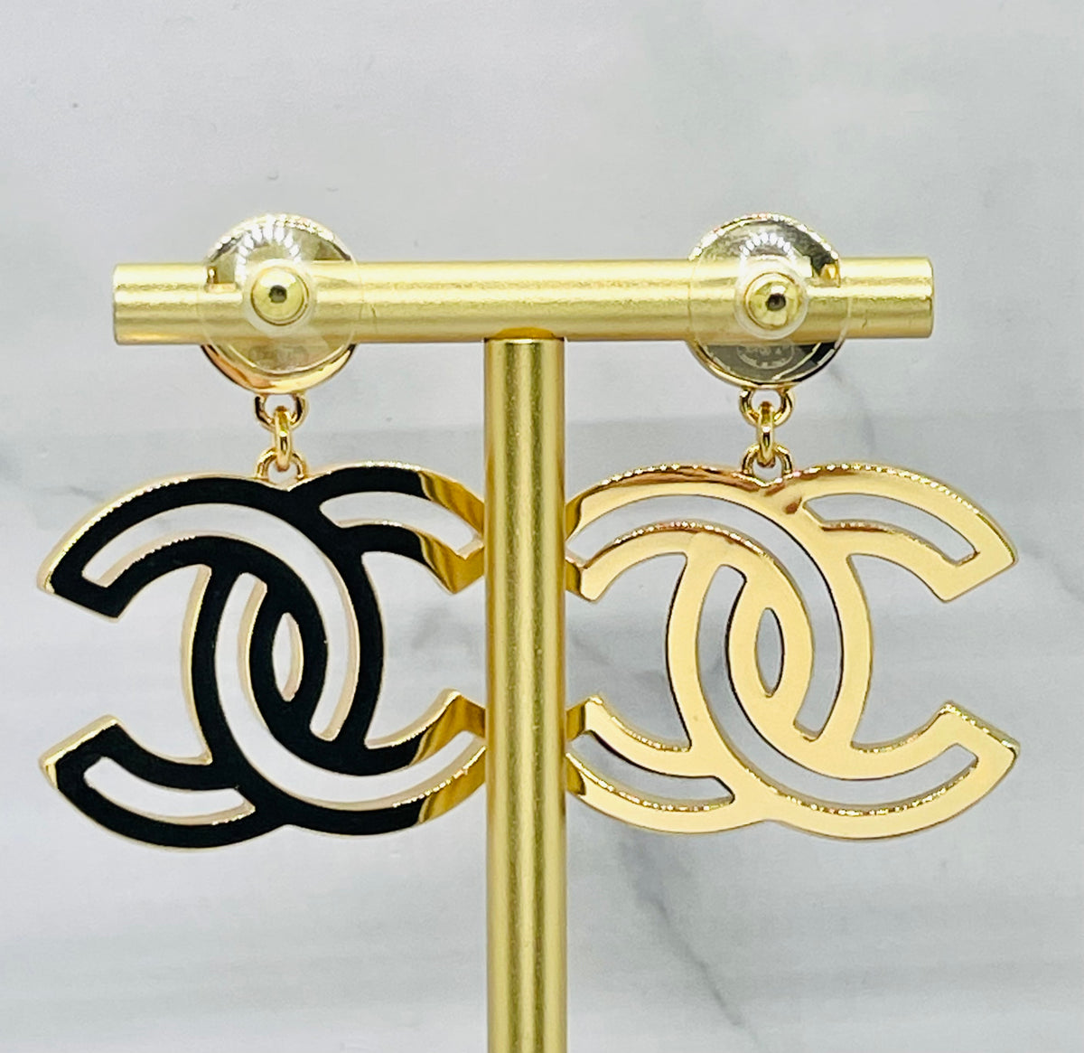 CHANEL CC White Outline Statement Earrings - Pre owned