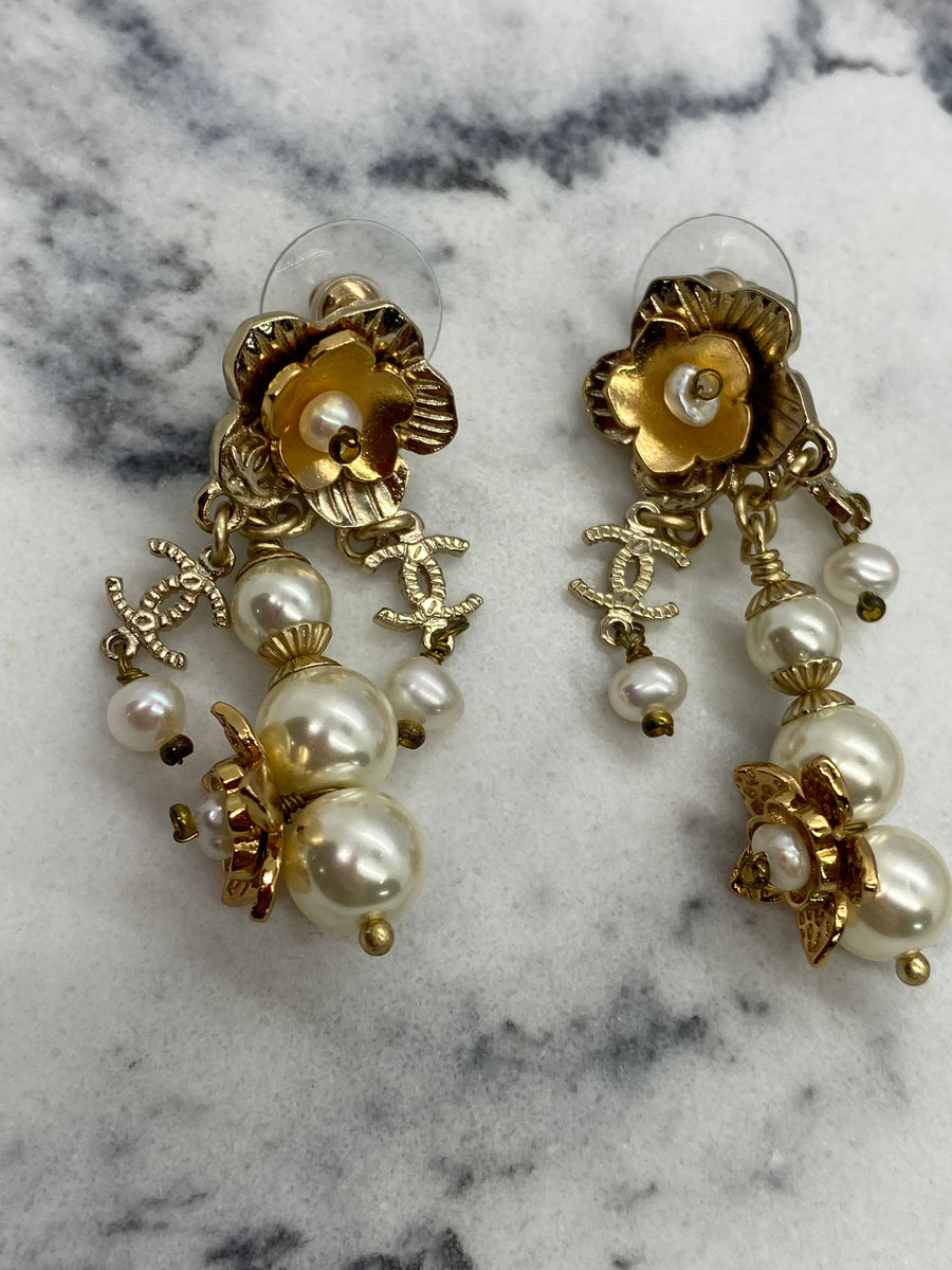 CHANEL CC 2017 Gold Flower Pearl Pendant Earrings - USED