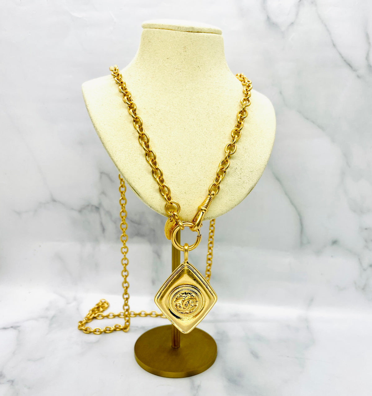 CHANEL CC Vintage 80s Pendant Necklace - Pre owned