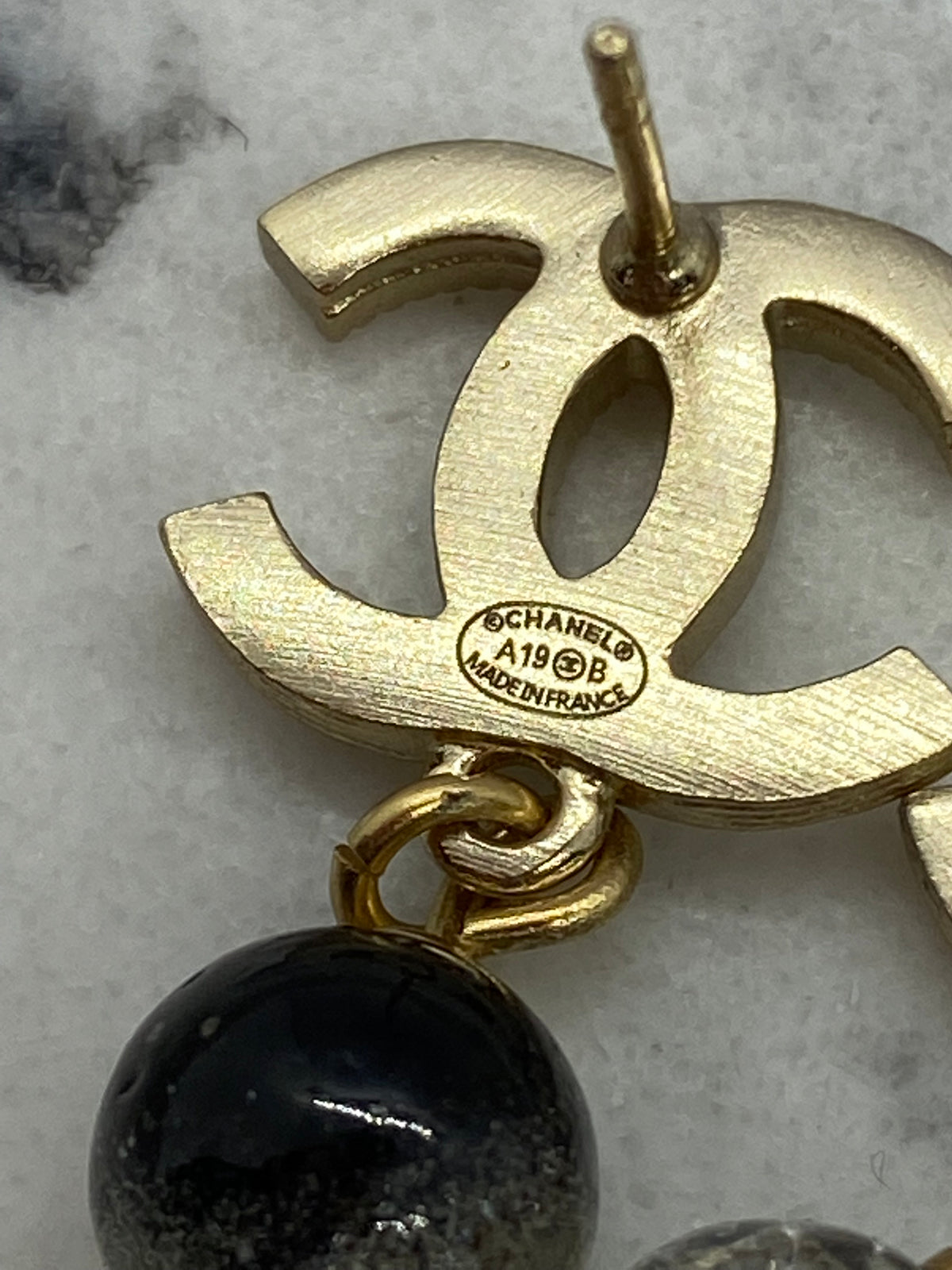 CHANEL CC Pearl Pendant Earrings - Pre owned