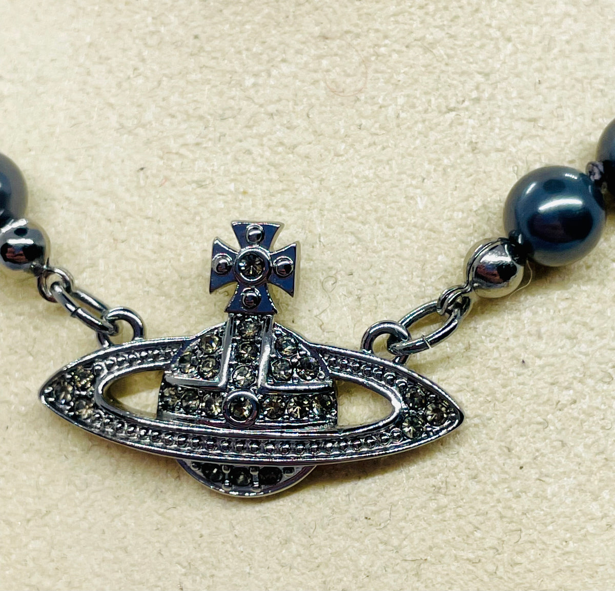 VIVIENNE WESTWOOD Pewter Pearl Rhinestone Necklace - Pre owned