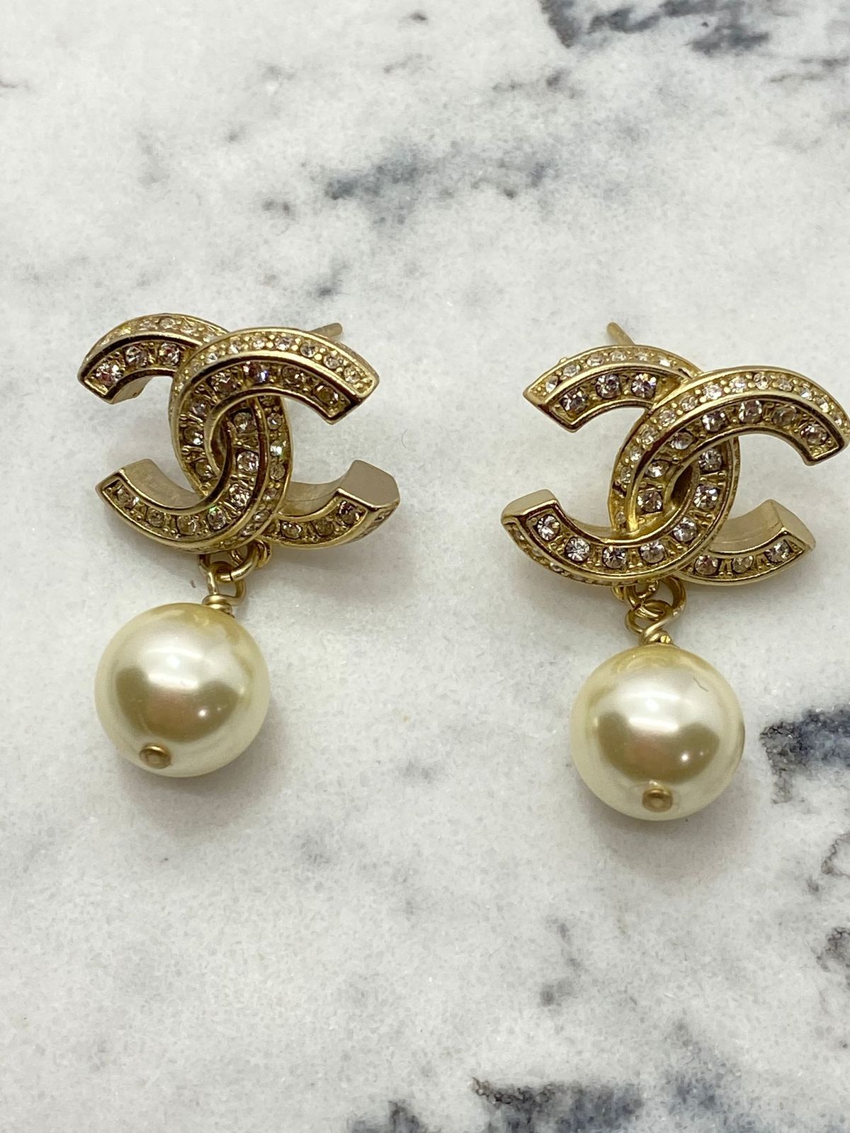 CHANEL CC Rhinestone & Pearl Pendant Earrings - USED