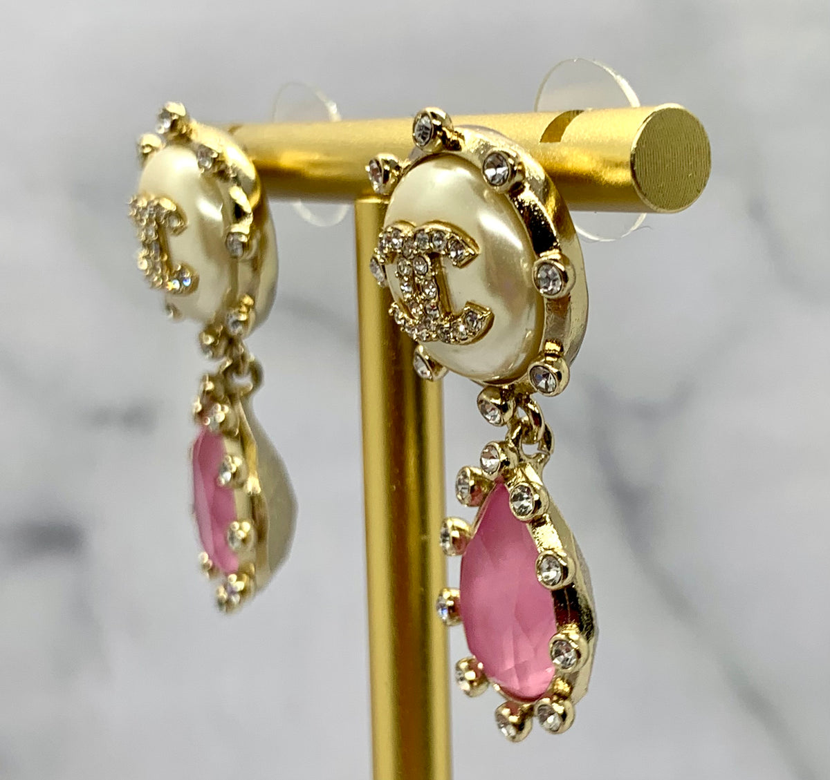 CHANEL CC Pink Pendant Earrings - Pre owned