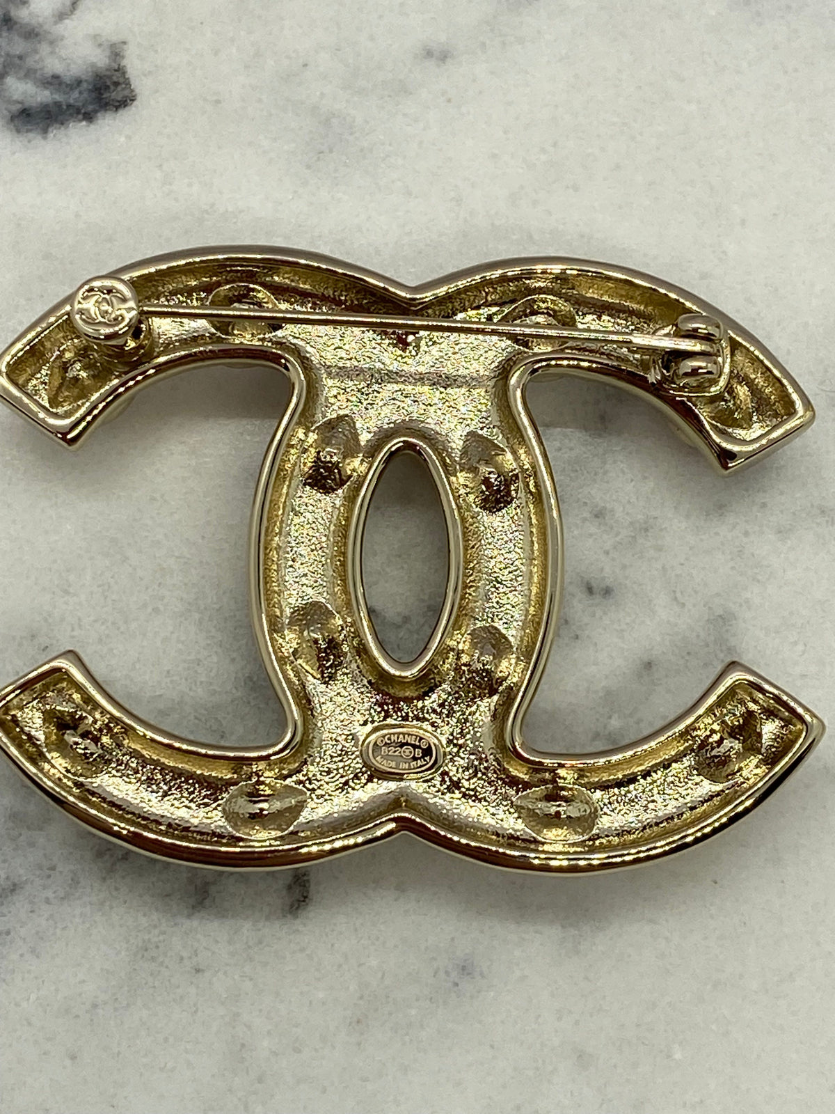 CHANEL CC Pink Heart Rhinestone Brooch Pin