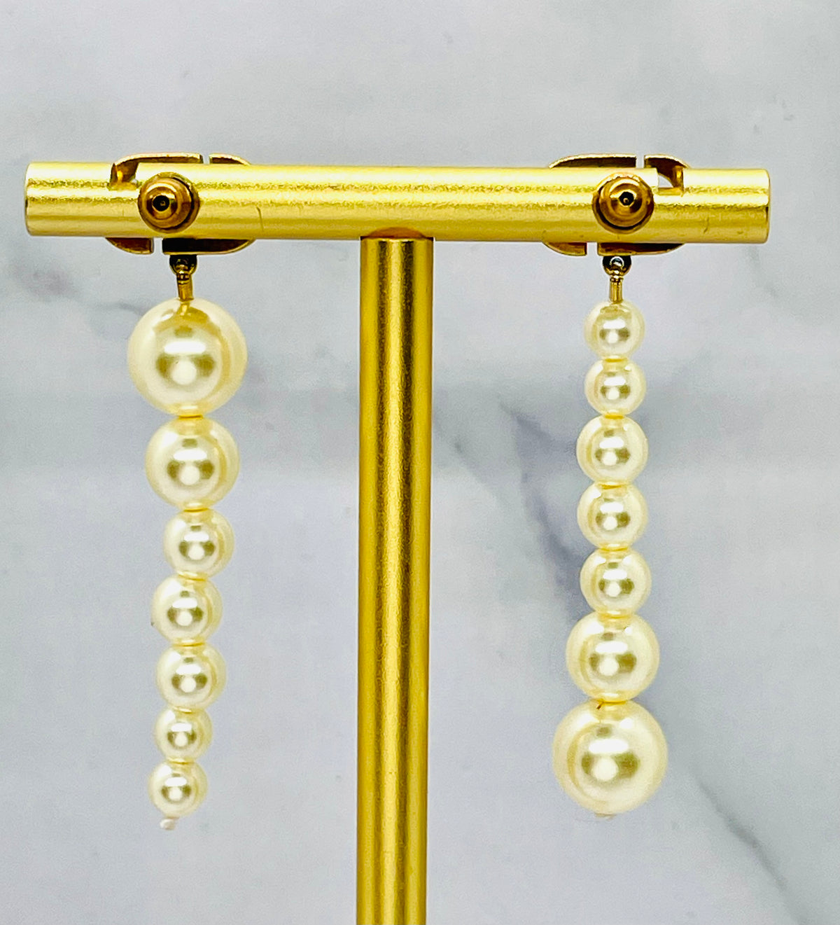 CHRISTIAN DIOR CD Pearl Pendant Earrings - Pre owned