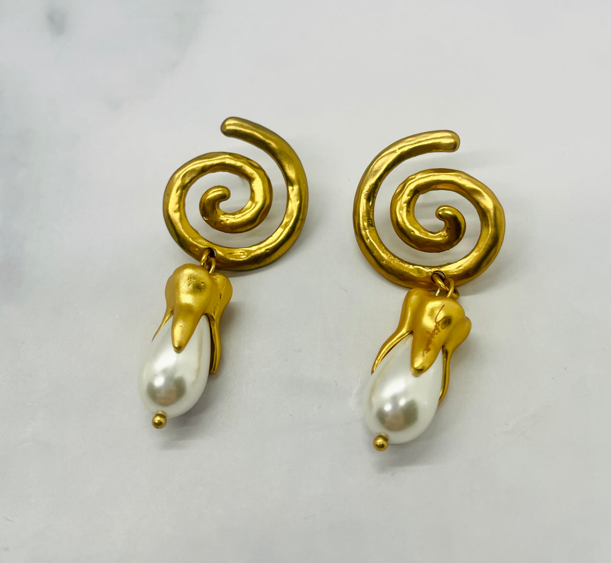 SCHIAPARELLI Pearl Tooth Pendant Earrings - Pre owned