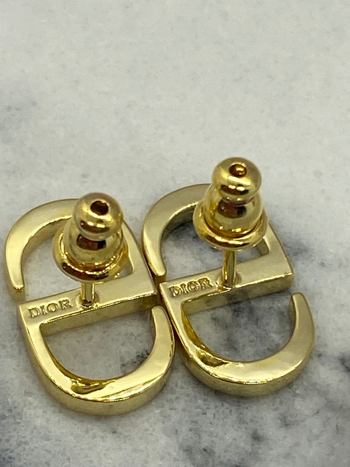 CHRISTIAN DIOR CD Gold Tone Small Earrings - Pre owned