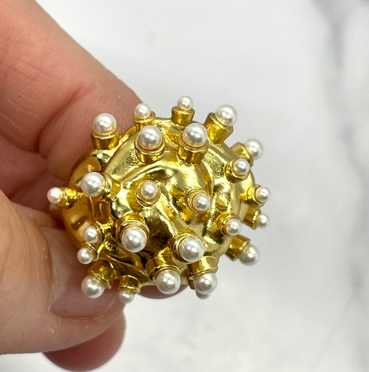 SCHIAPARELLI Pearl Statement Ring Adjustable size 7 - Pre owned