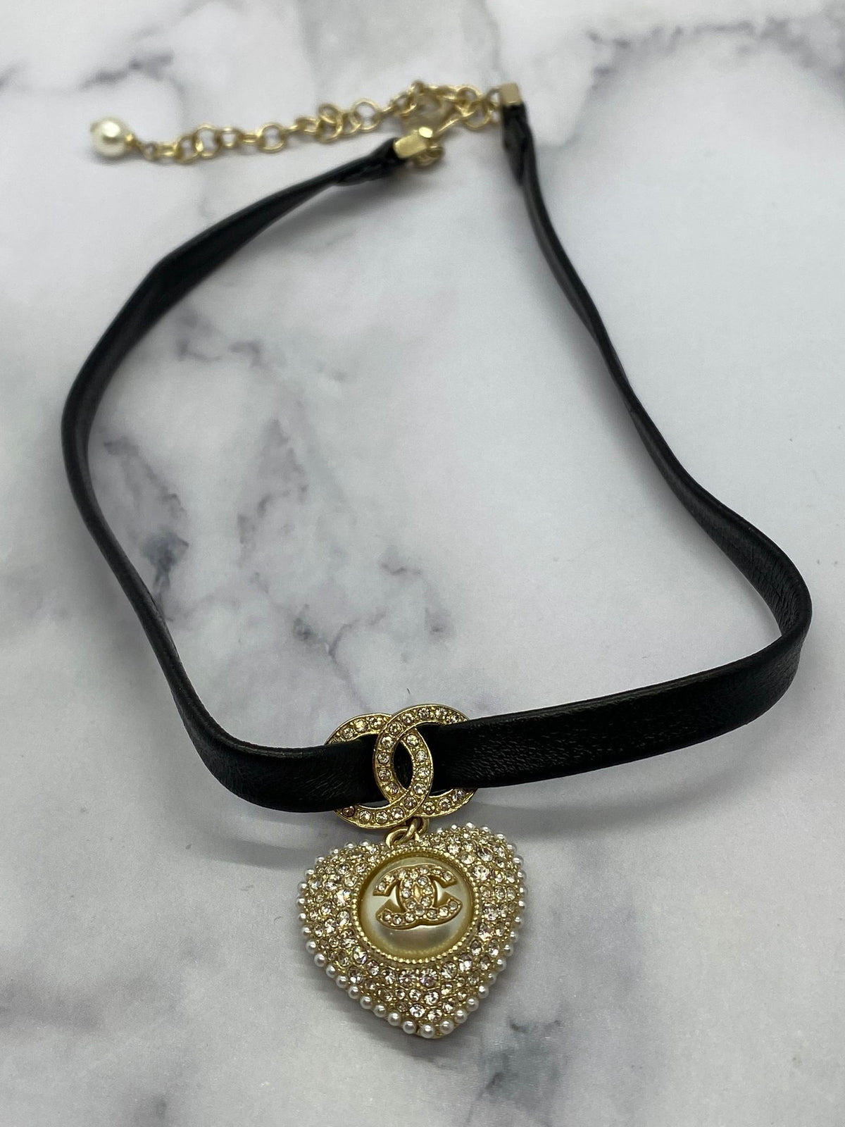 CHANEL CC Choker Heart Charm Necklace - Pre owned