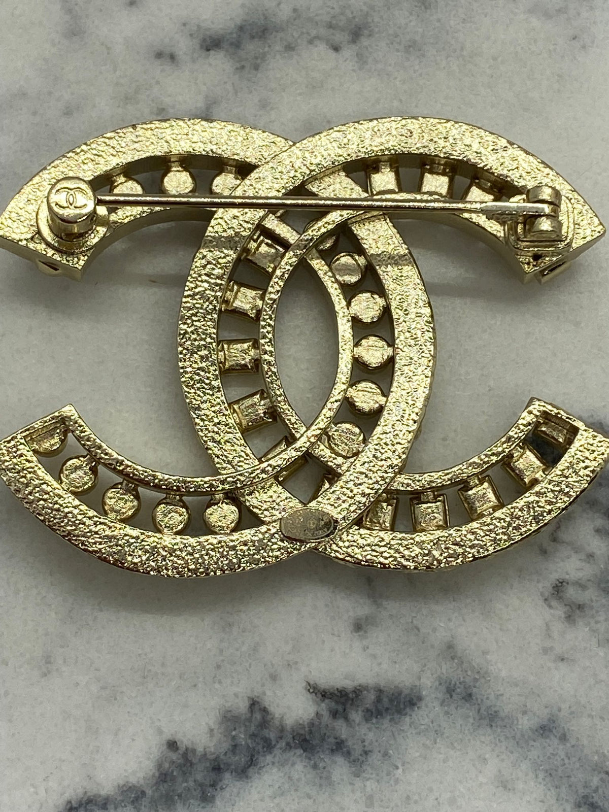 CHANEL CC Pale Gold Tone Rhinestone Trim Brooch Pin - Pre owned