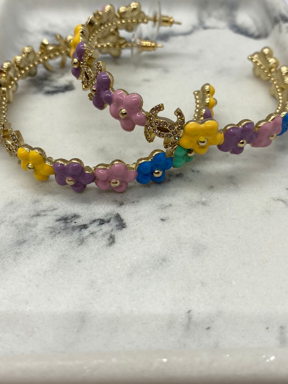 CHANEL CC Colorful Flower Hoop Earrings - Pre owned