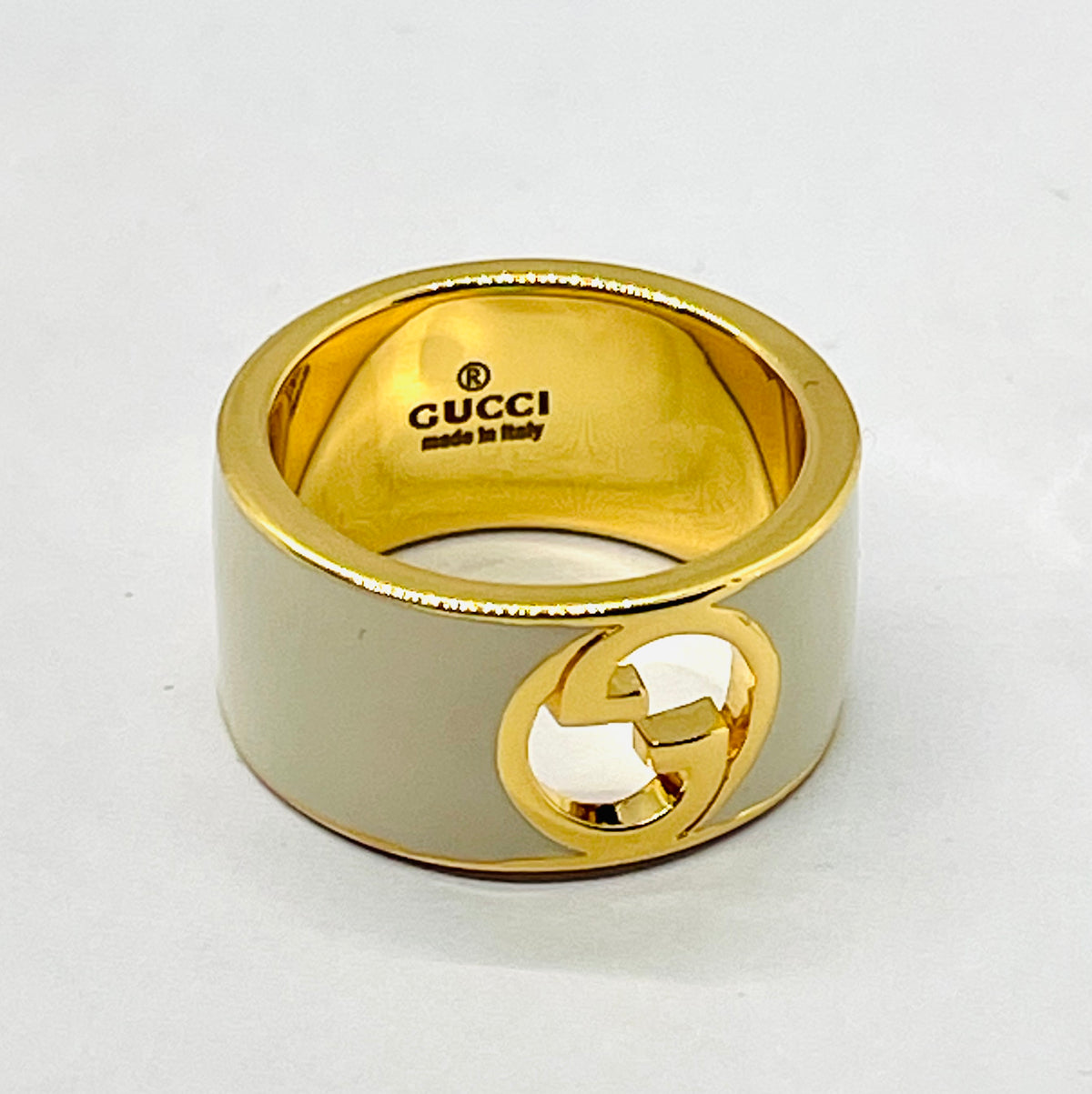GUCCI Beige Enamel Monogram Ring Size 7.5 - Pre owned