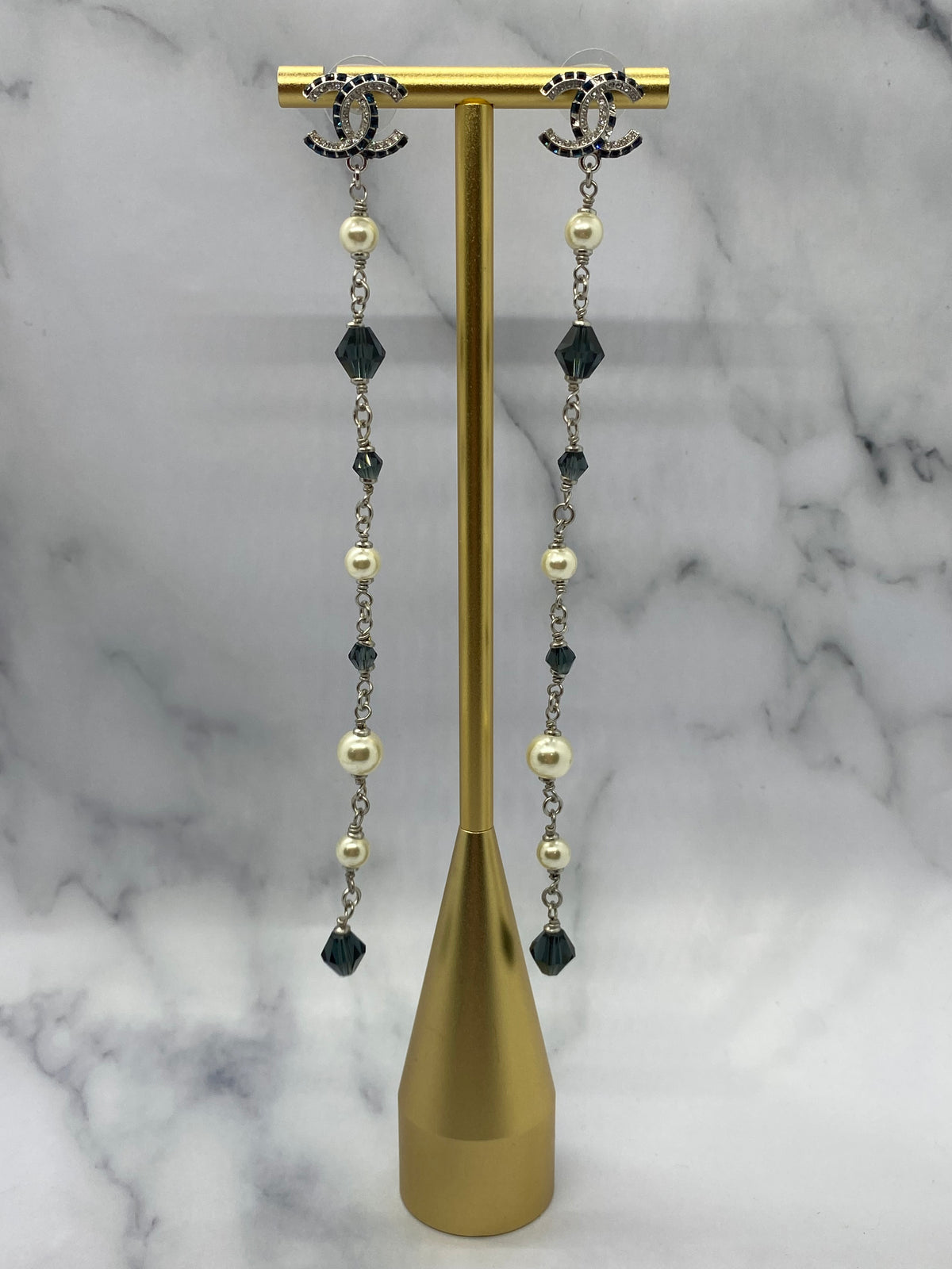 CHANEL CC 2019 Rhinestone Pendant Earrings - USED