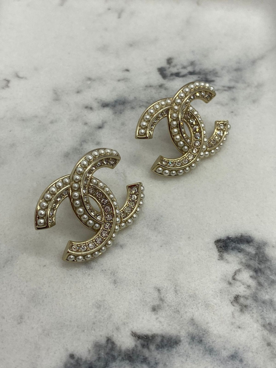 CHANEL CC Gold Tone Pearl & Rhinestone Small Earrings - Pre owned