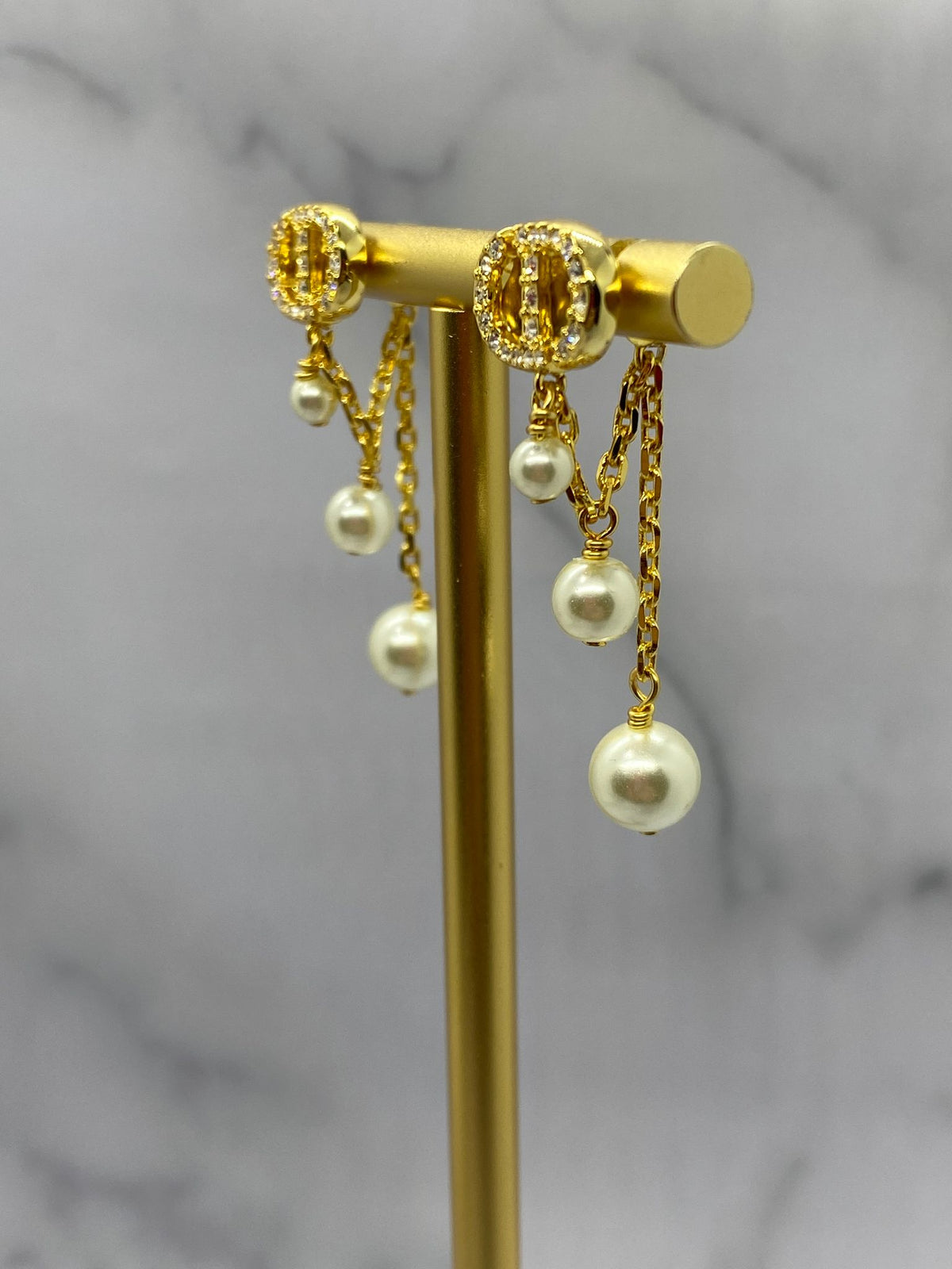 CHRISTIAN DIOR CD Pearl Earrings - Pre owned